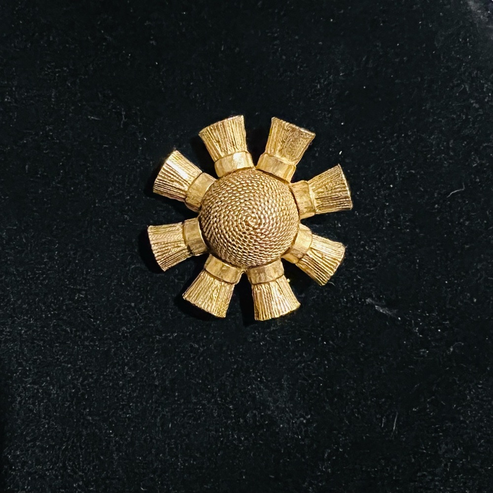 Vintage Etruscan Revival textured sun brooch in gold tone
